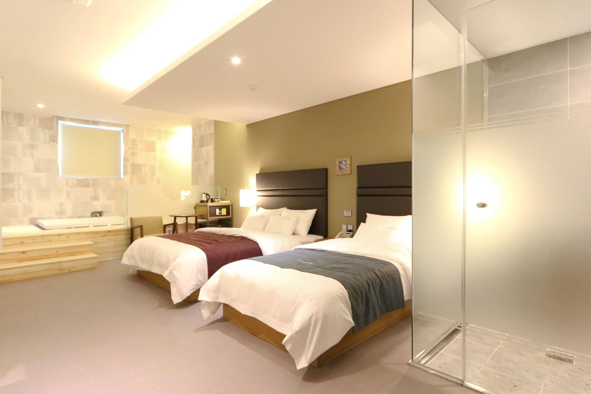 Best In City Hotel Пусан Экстерьер фото
