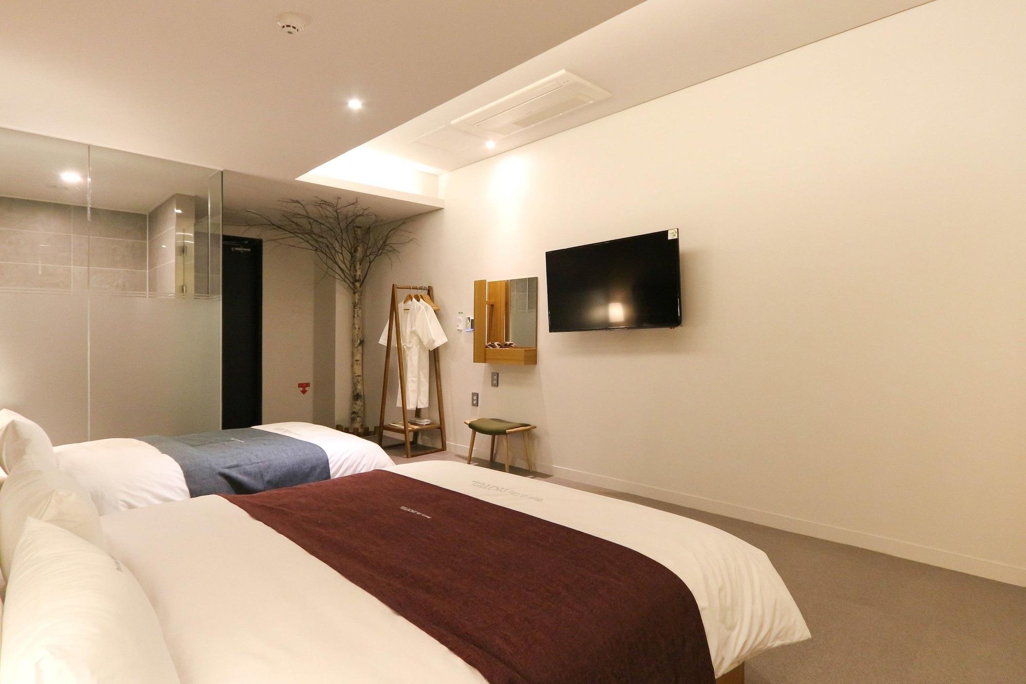 Best In City Hotel Пусан Экстерьер фото